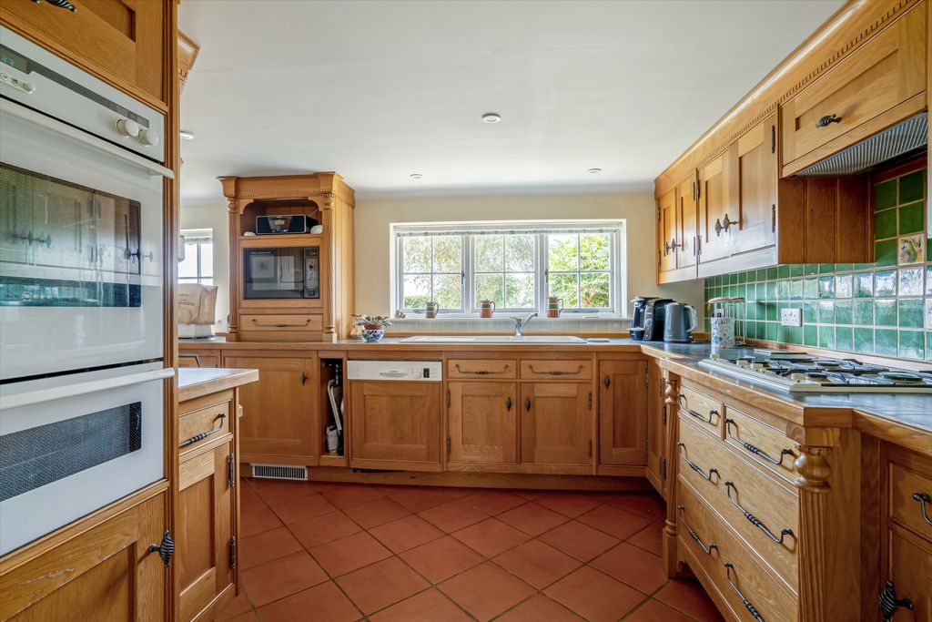 Property photo 2 of 14 Image
