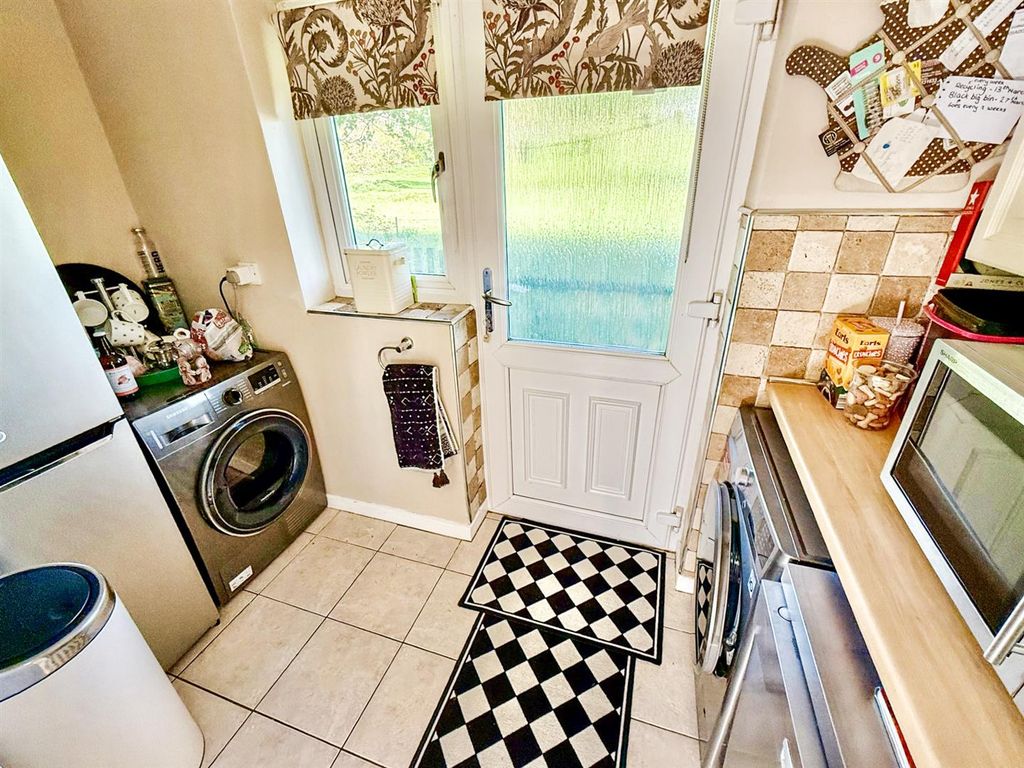 Additional image 8 of 3 bed detached bungalow for saleMaes Y Llan, Llansantffraid SY22