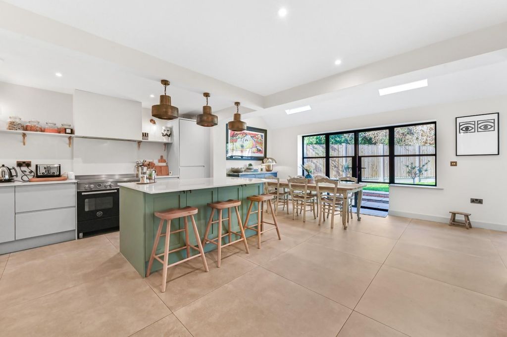 Property photo 2 of 18 Kitchen/Dining Room