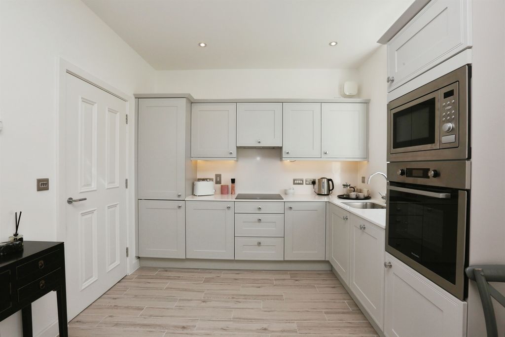 Property photo 2 of 7