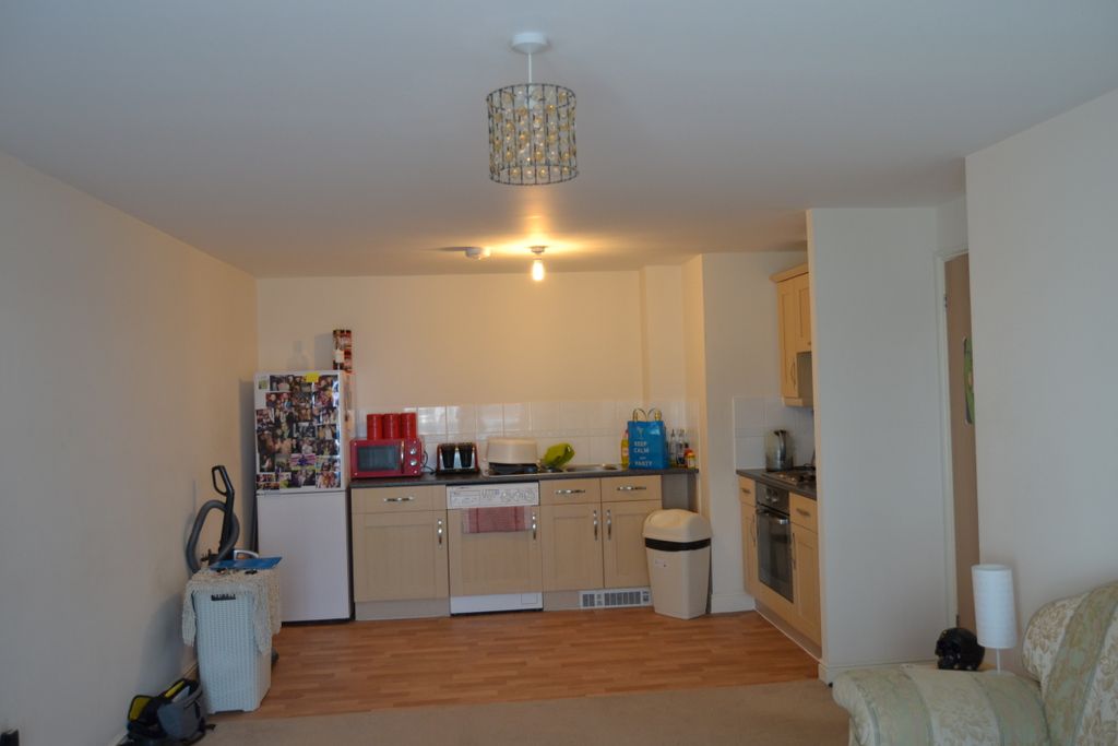 Property photo 2 of 9 Kitchen
