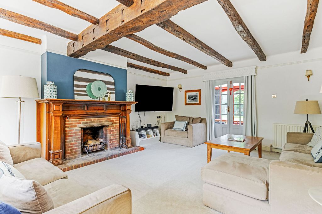 Property photo 1 of 15