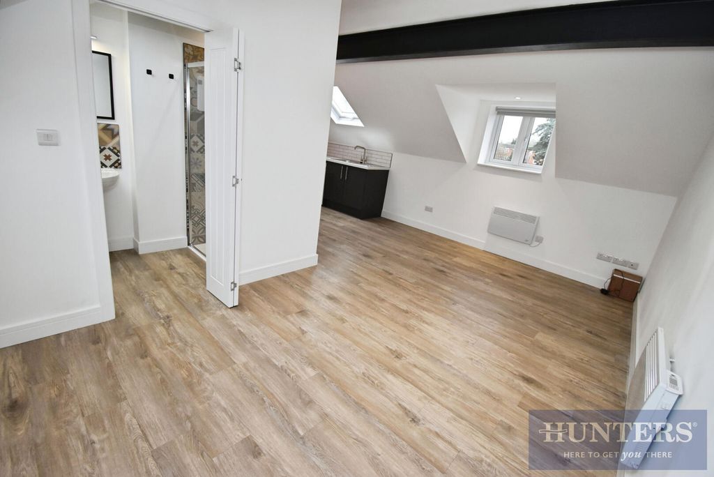 Property photo 3 of 7 Bedroom Area