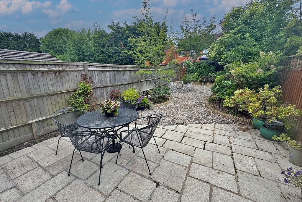 Property photo 2 of 11 4385813