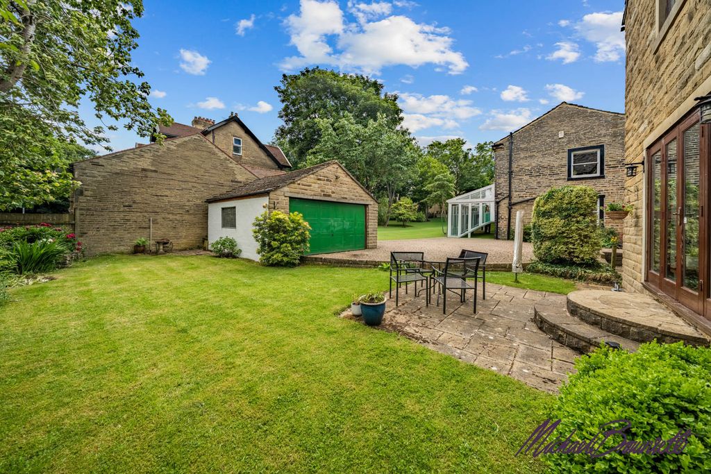 Property photo 2 of 36