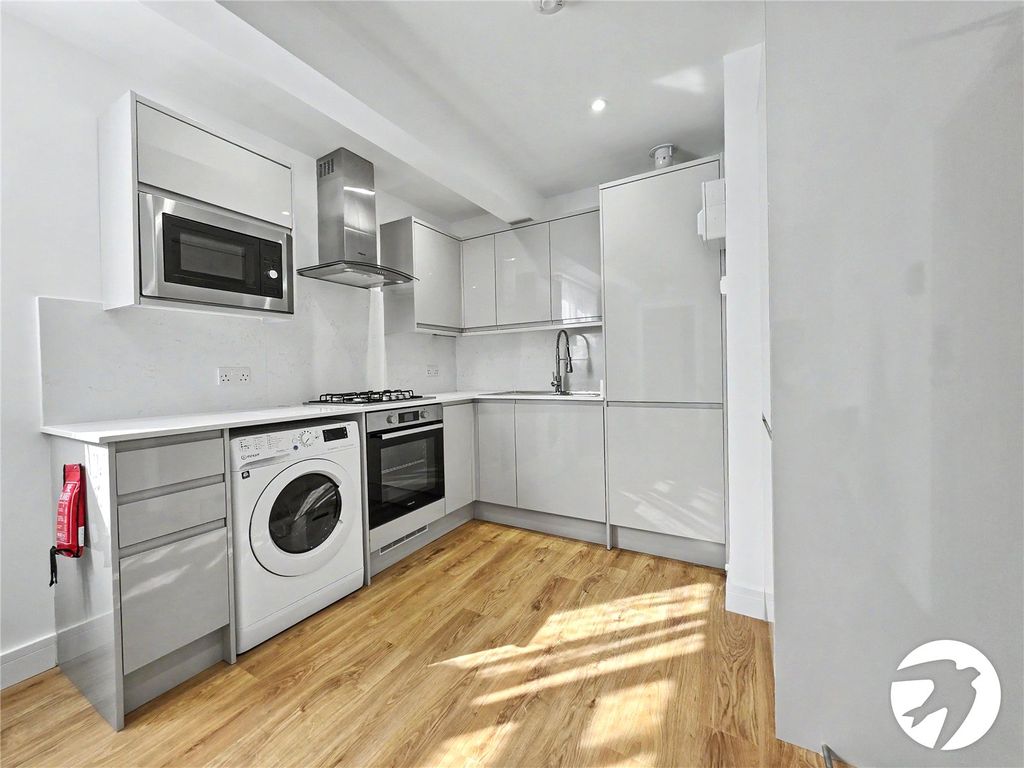 Property photo 3 of 8 Picture No. 04