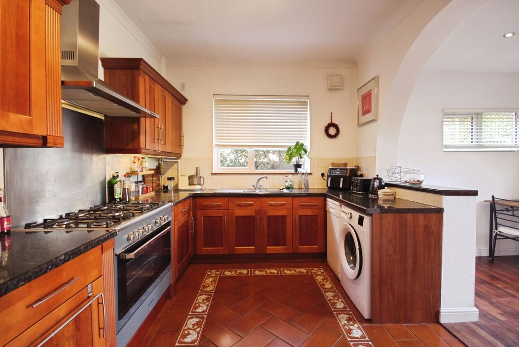 Property photo 3 of 14 Pbox-Img.Jpg