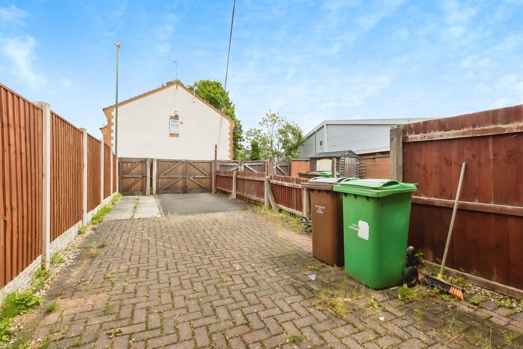 Property photo 3 of 17