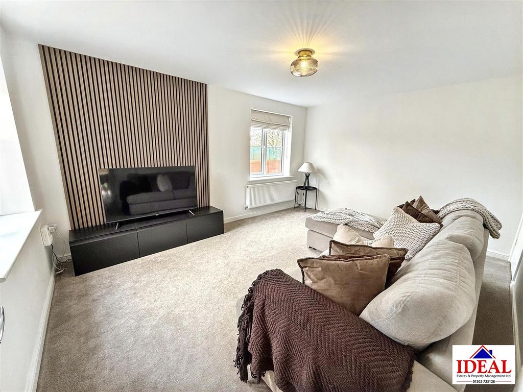 Property photo 3 of 23 Image00025.Jpg