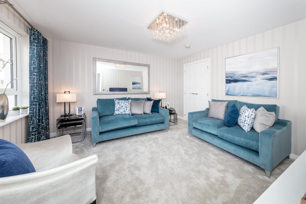 Property photo 3 of 10 Craigend Living Room