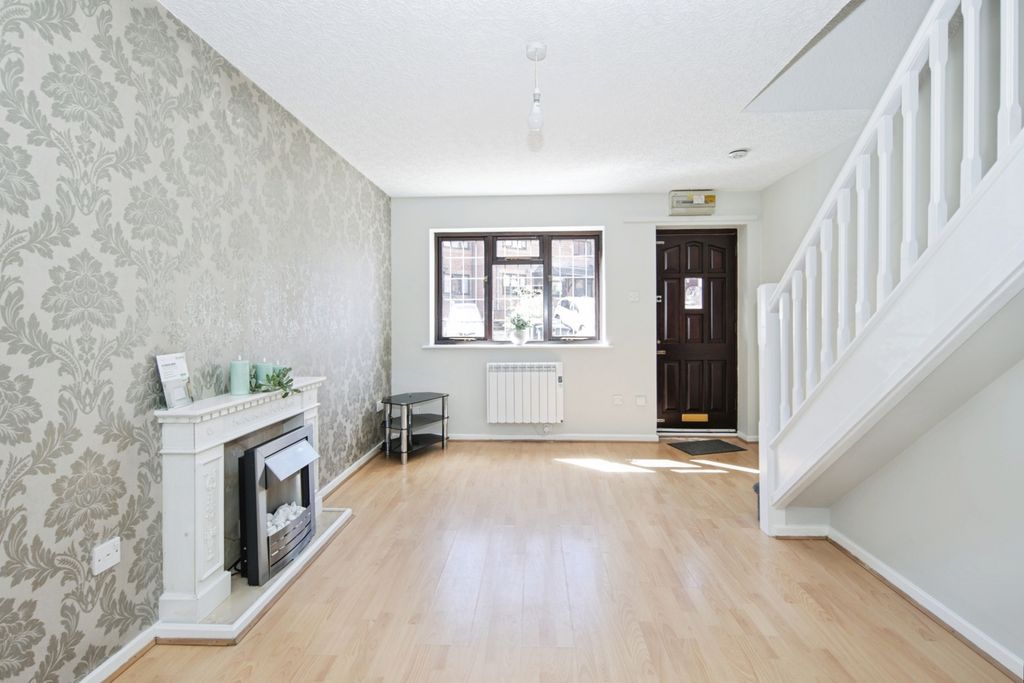 Property photo 2 of 17 Pbox-Img.Jpg