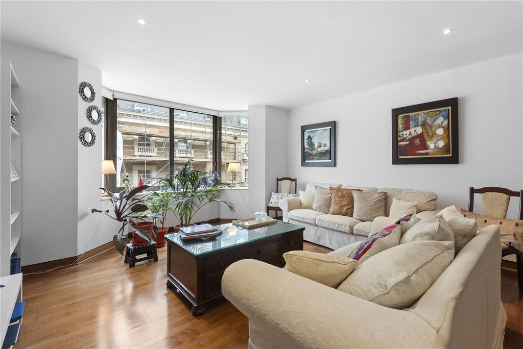 Property photo 3 of 14 Reception