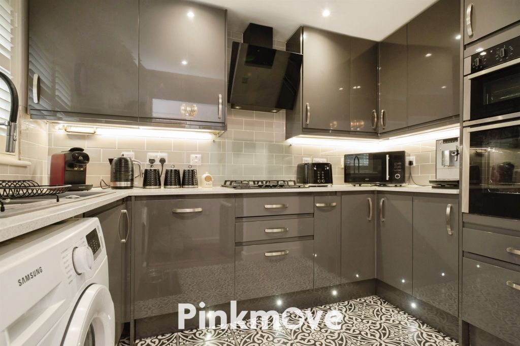 Property photo 3 of 18