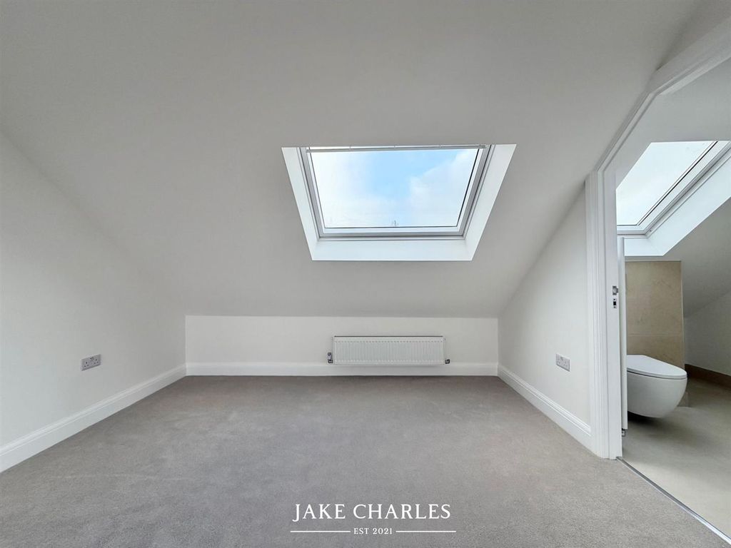 Property photo 3 of 13 1E2F8343-7Fcc-4Ff7-9Eee-4ee8157Ff1c0.Jpg