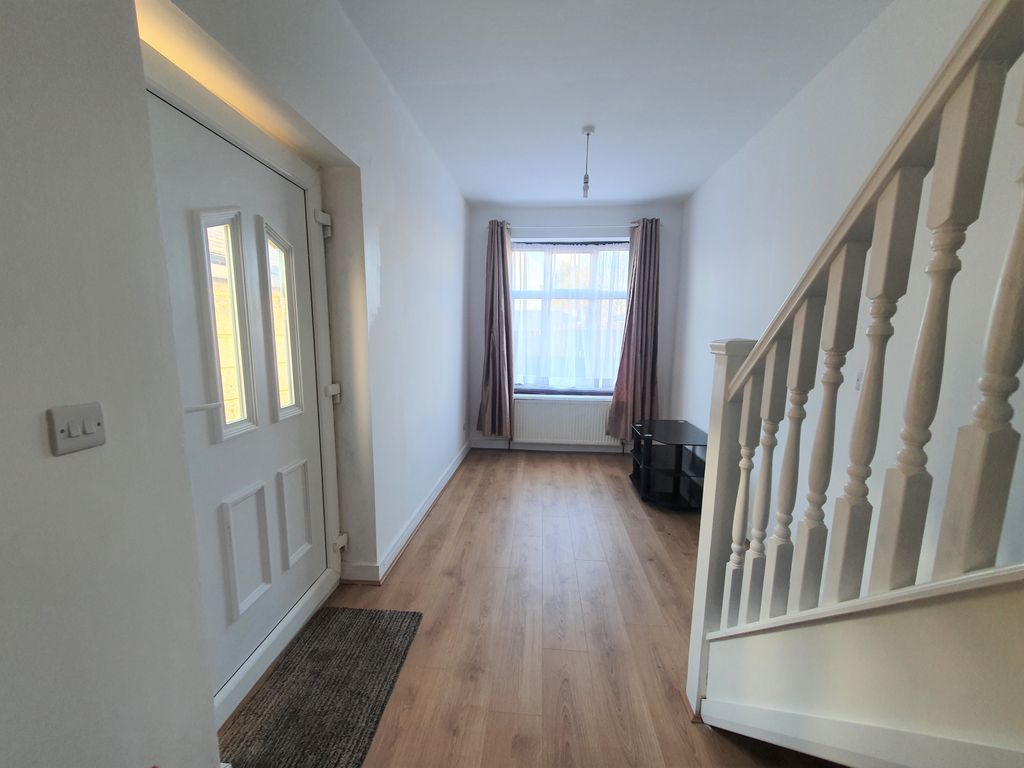 Property photo 3 of 11 Gallery