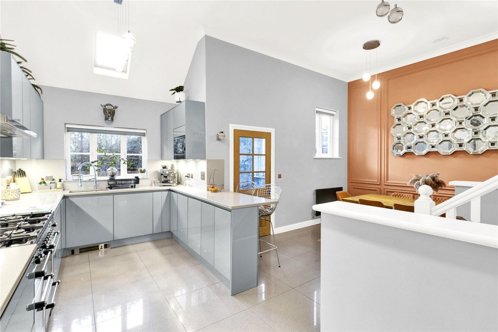 Property photo 3 of 24 Picture No. 19