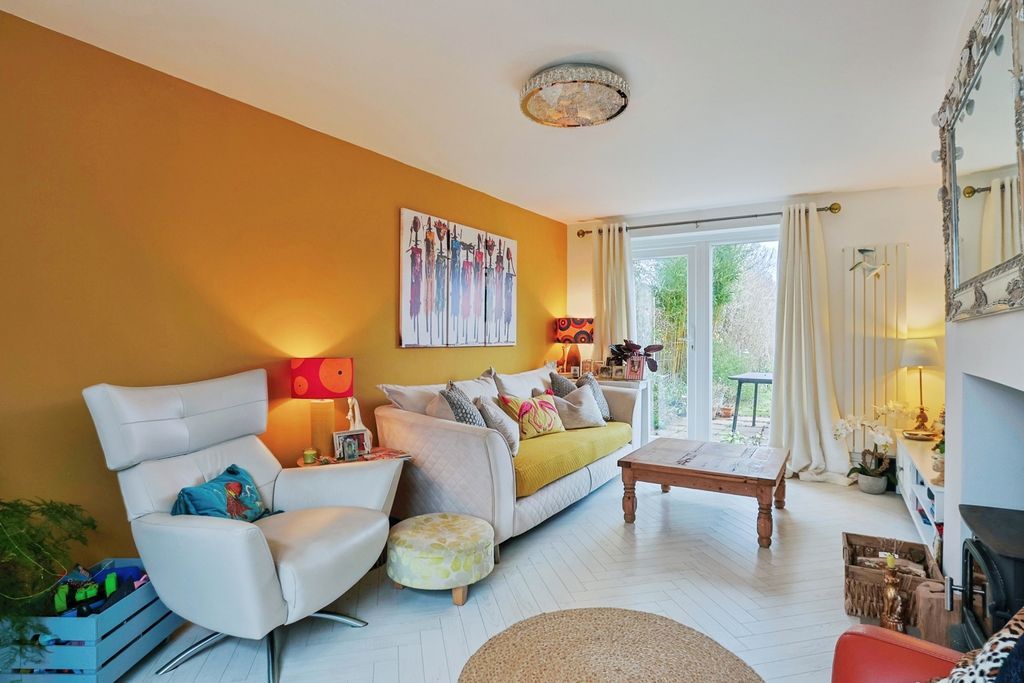 Property photo 3 of 17 Pbox-Img.Jpg