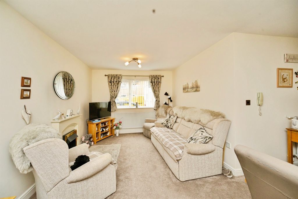 Property photo 3 of 18