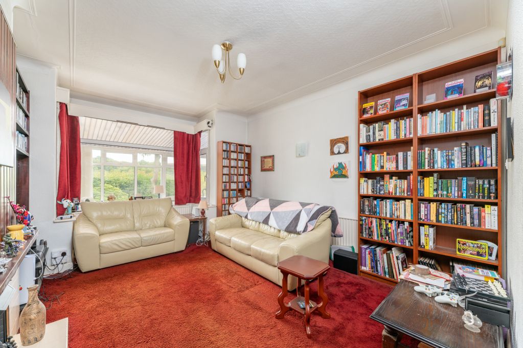 Property photo 2 of 27 Lounge