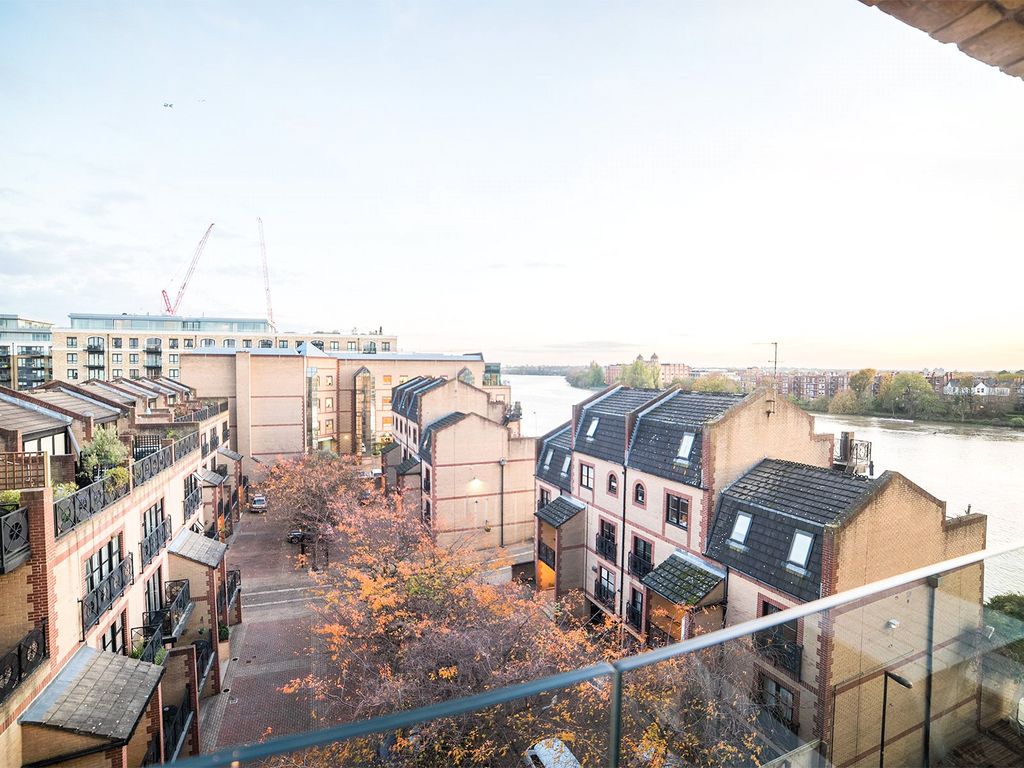 Property photo 2 of 16 Queens's Wharf