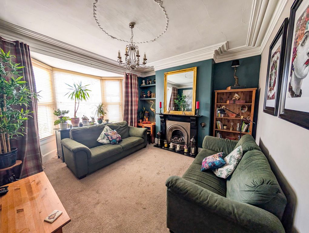 Property photo 2 of 22