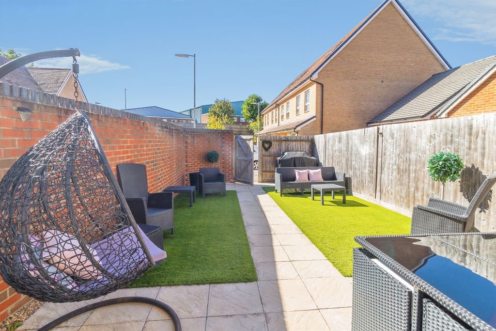 Property photo 2 of 17