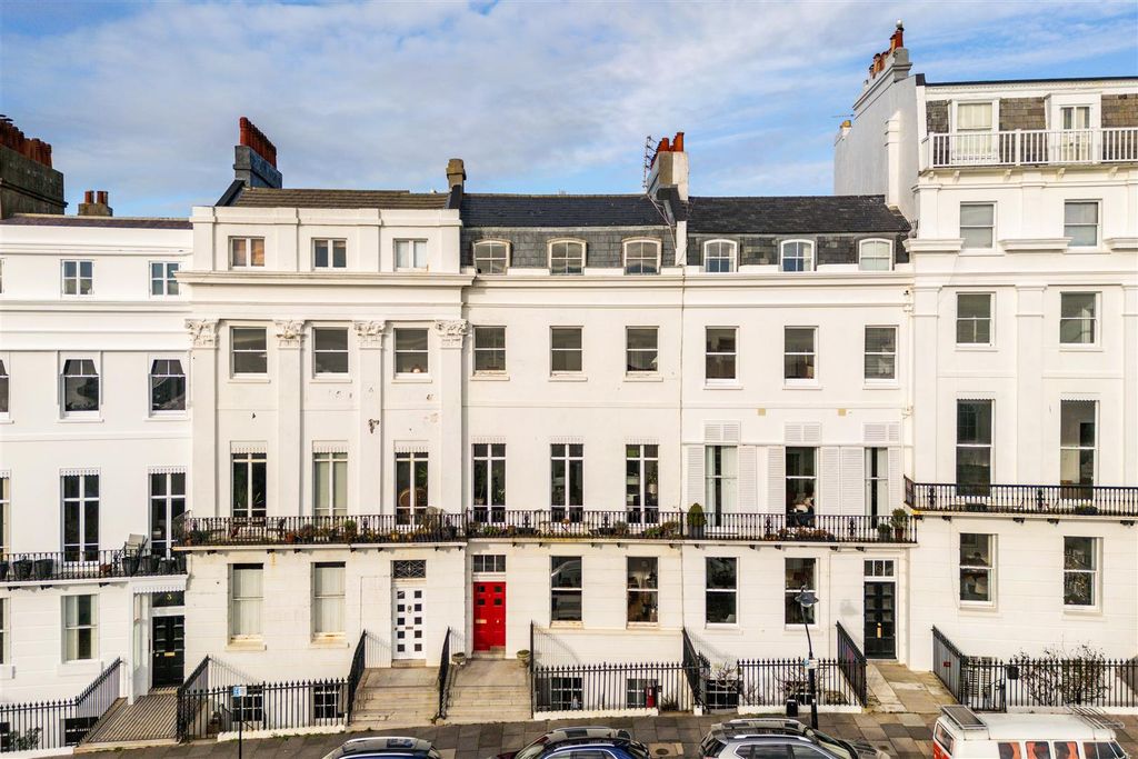 Property photo 1 of 31