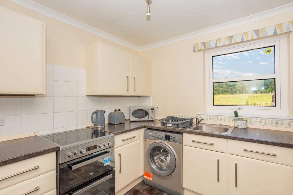Property photo 3 of 27 Kitchen