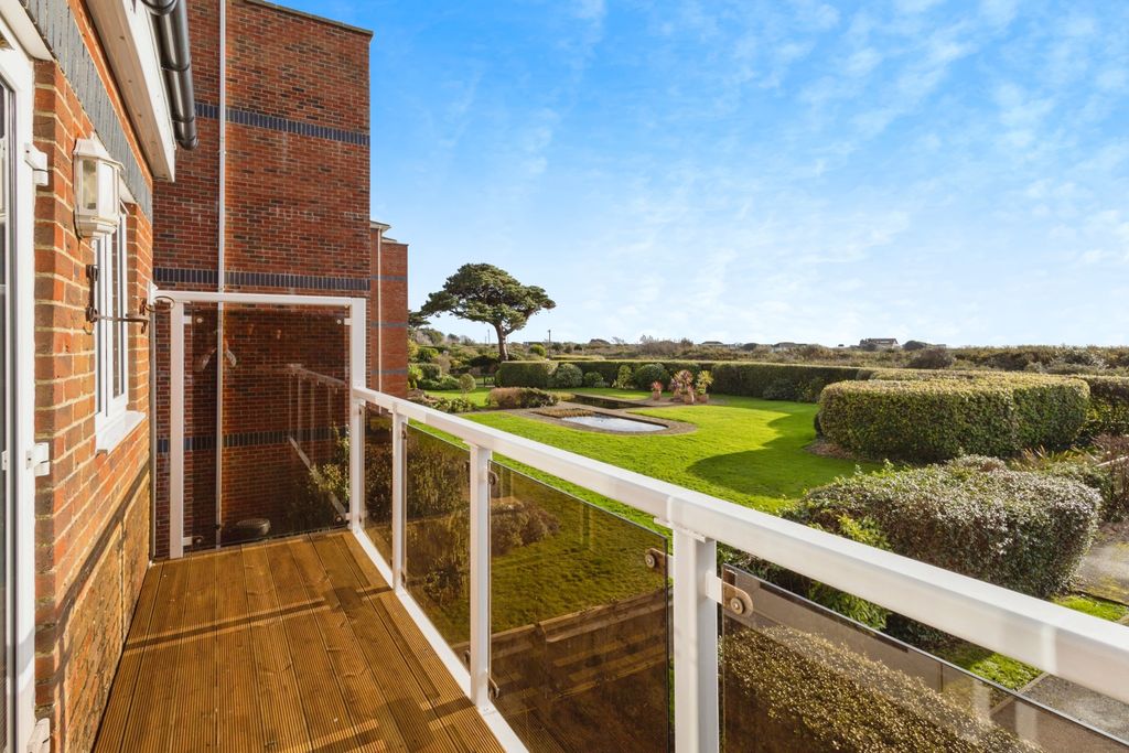 Property photo 1 of 13 Balcony