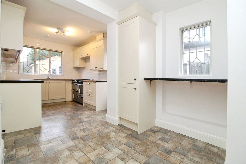 Property photo 2 of 18 Picture No. 26