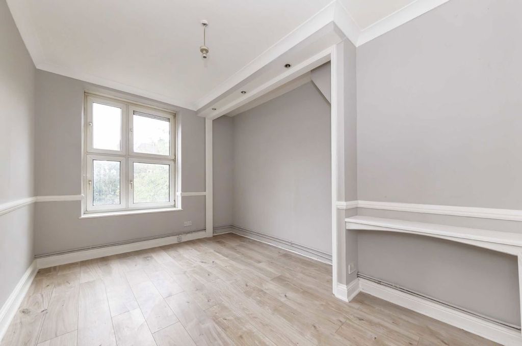 Property photo 3 of 4