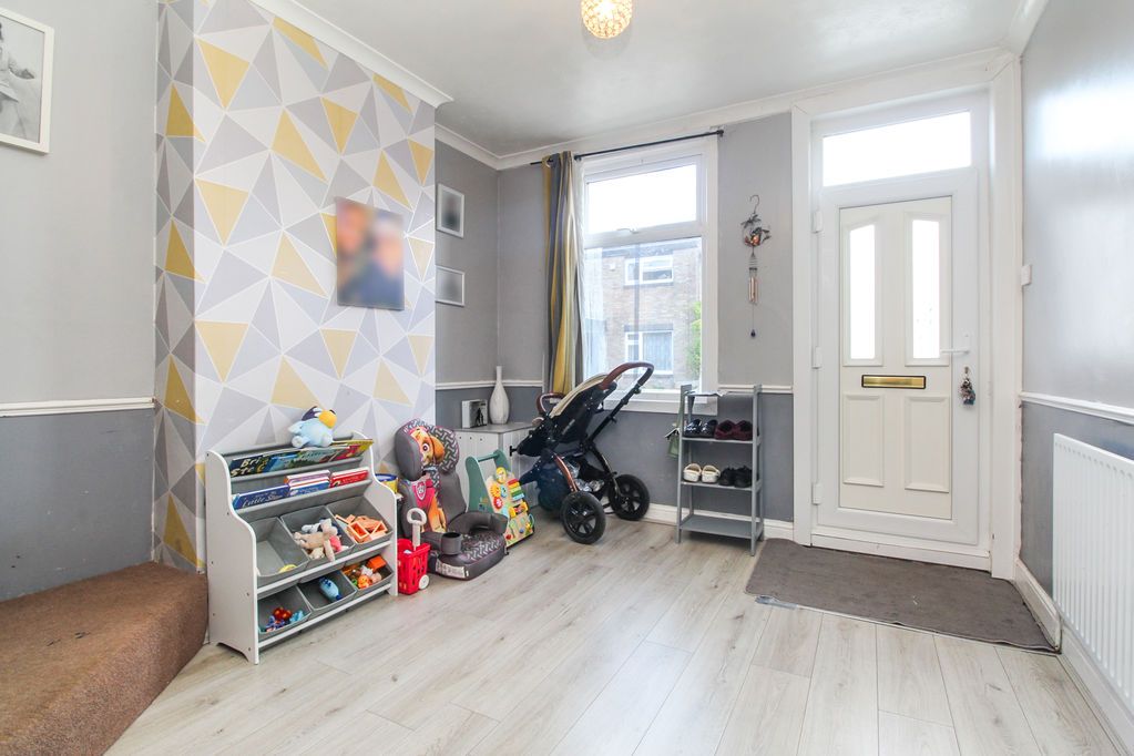 Property photo 3 of 11 Dining Room