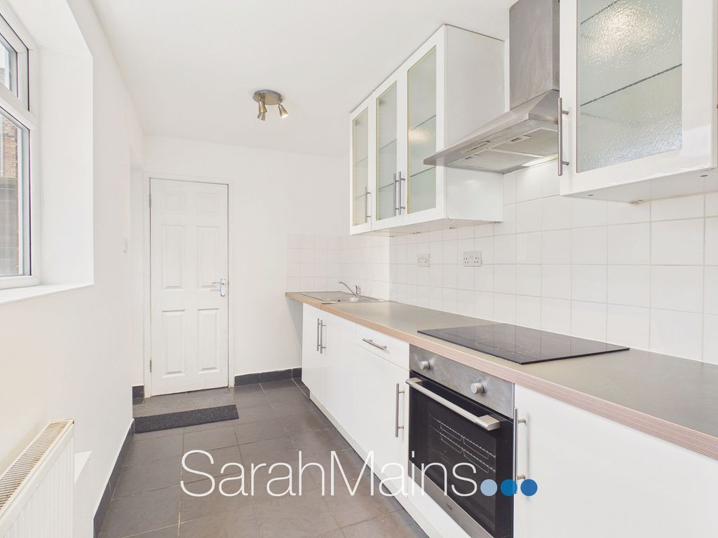 Property photo 2 of 14 Kitchen