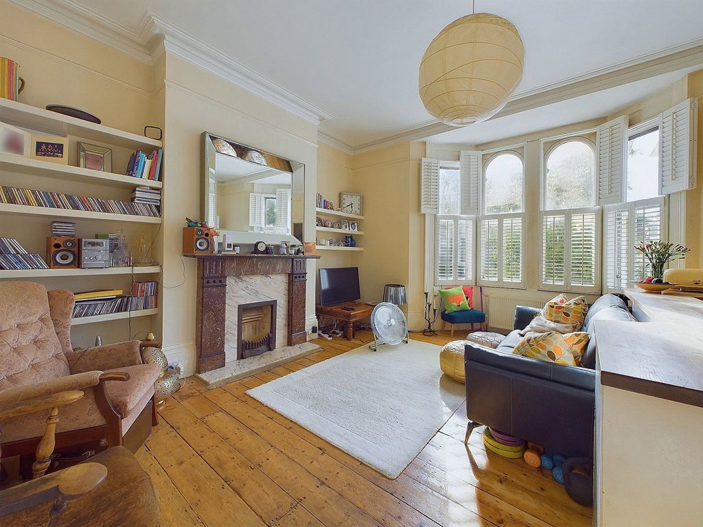 Property photo 2 of 14