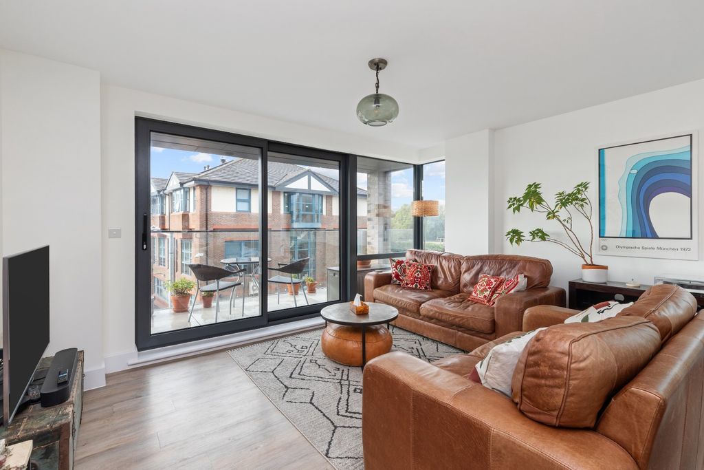 Property photo 2 of 13 5398434