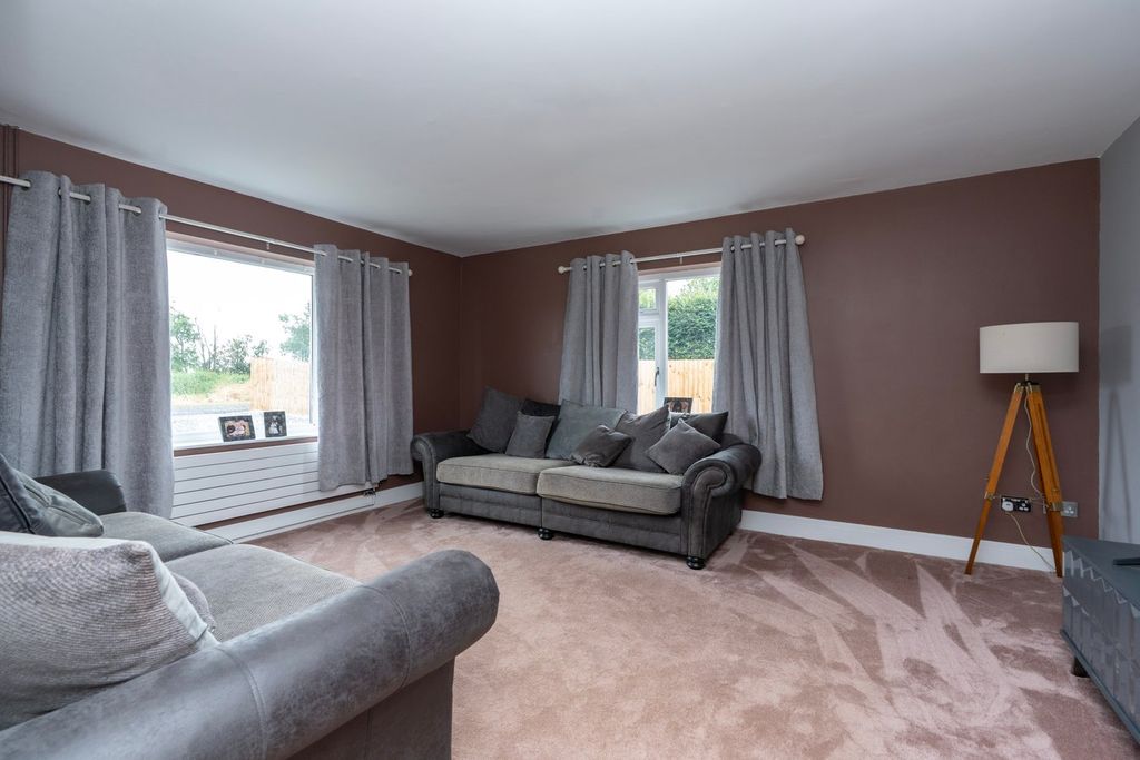 Property photo 3 of 24
