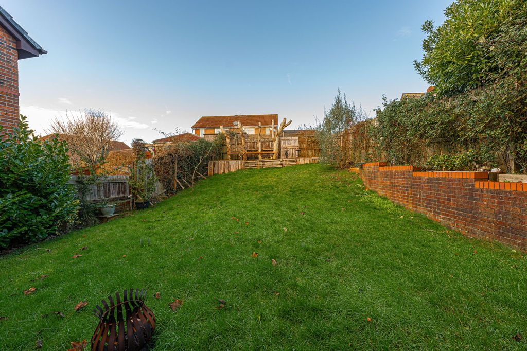 Property photo 2 of 37