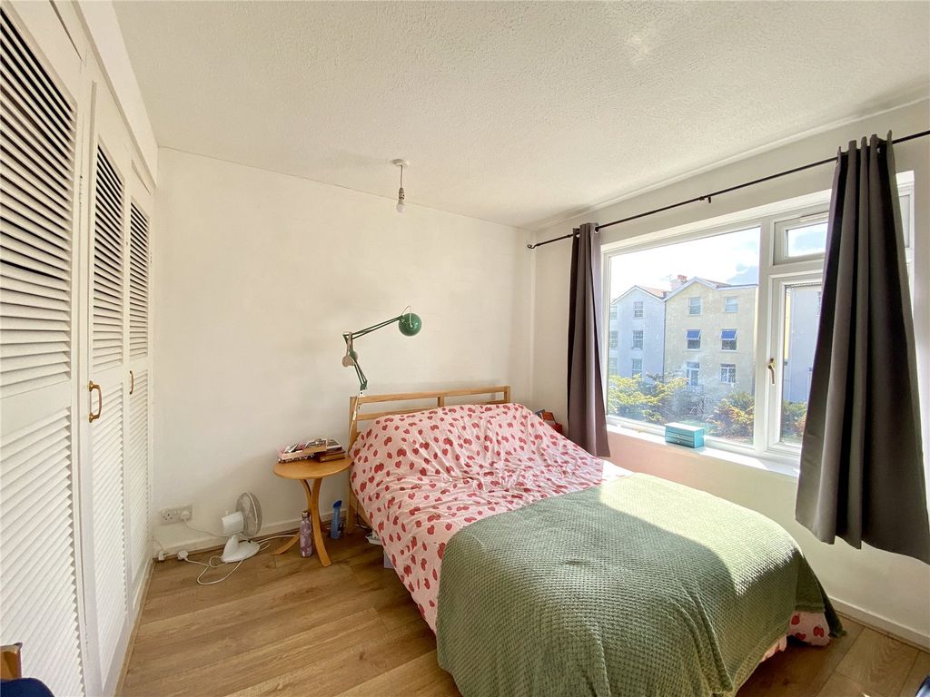 Property photo 3 of 10 Picture No. 17