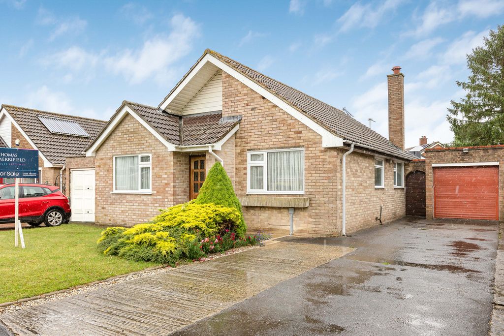 Property photo 1 of 17