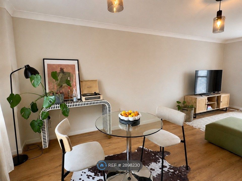 Property photo 1 of 4