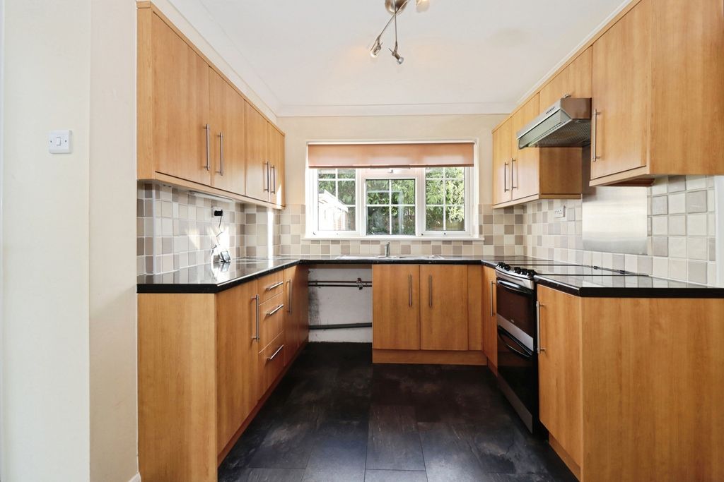 Property photo 2 of 18 Photo