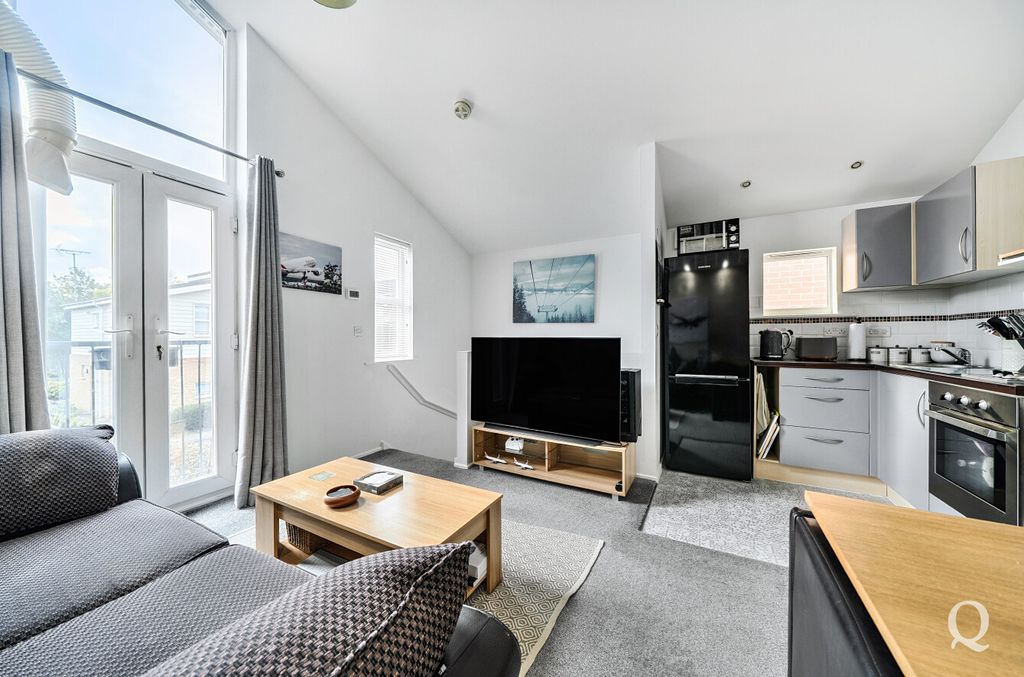Property photo 2 of 20 24656A57-d985-48B...