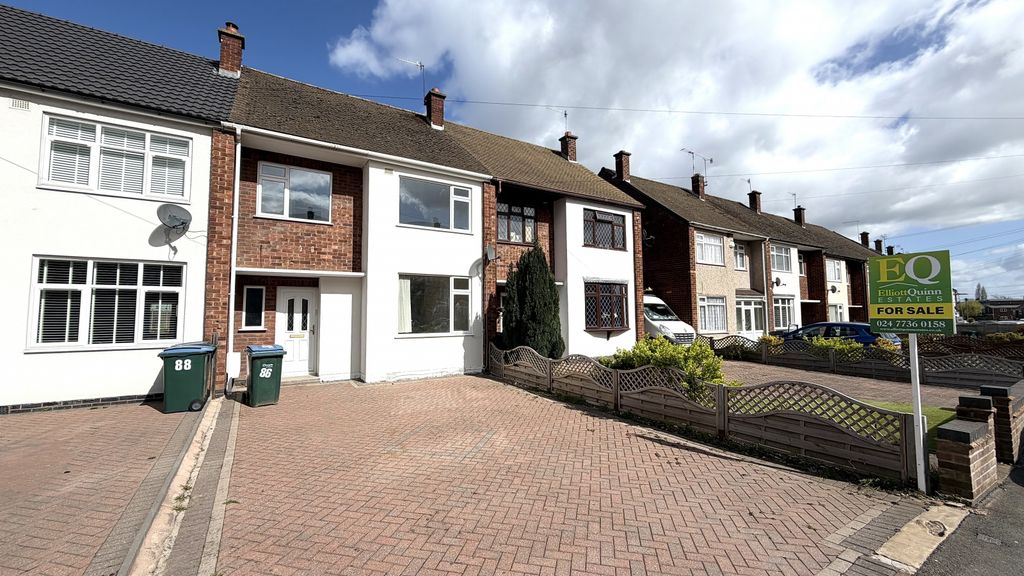 Property photo 1 of 19 Stunning Three Bedroom Property For Sale