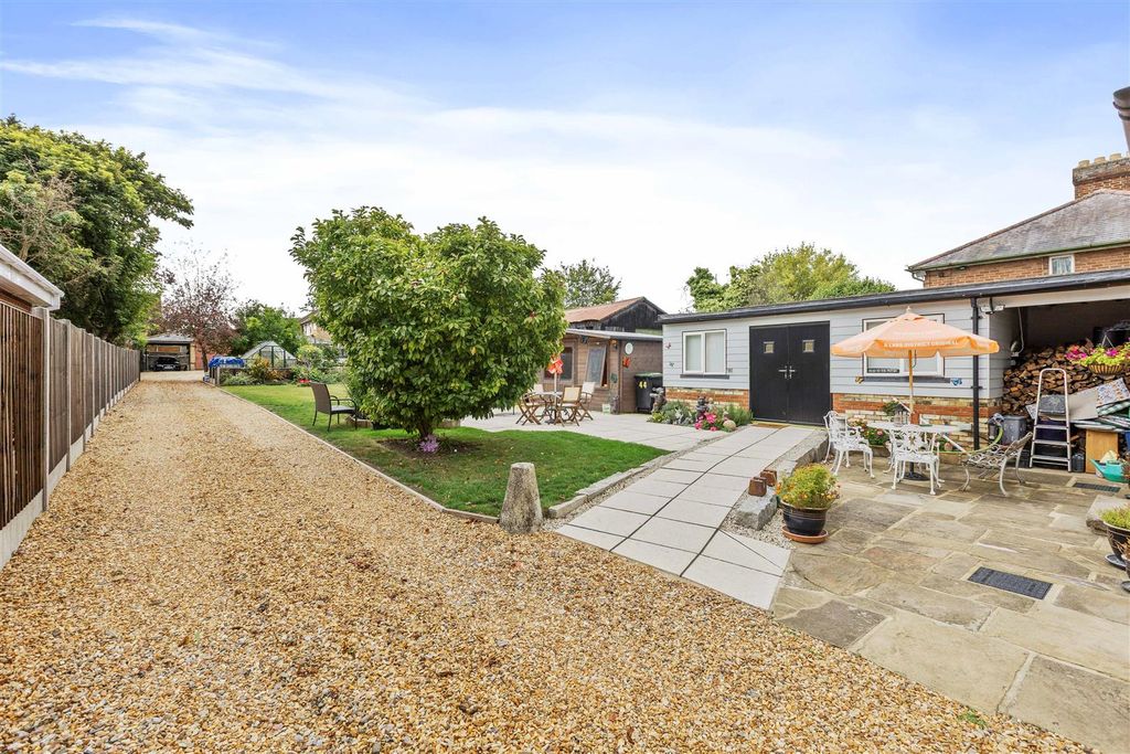 Property photo 2 of 30 Purpose Built Office