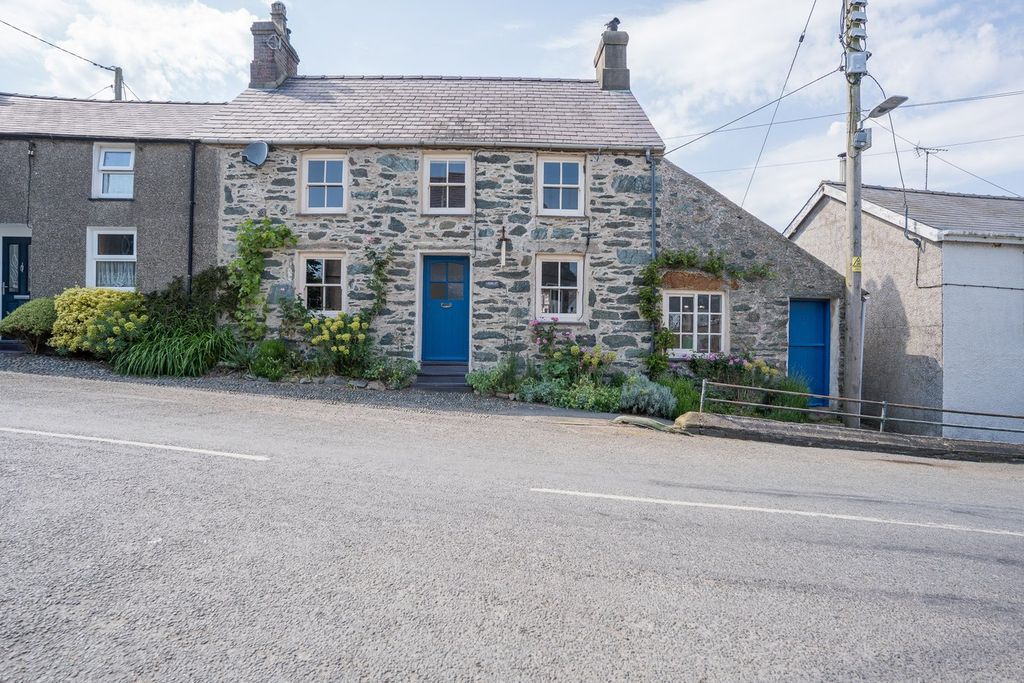 Property photo 1 of 37