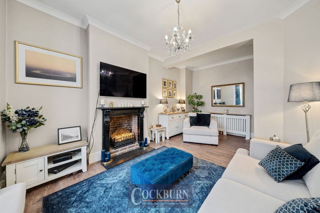 Property photo 2 of 18