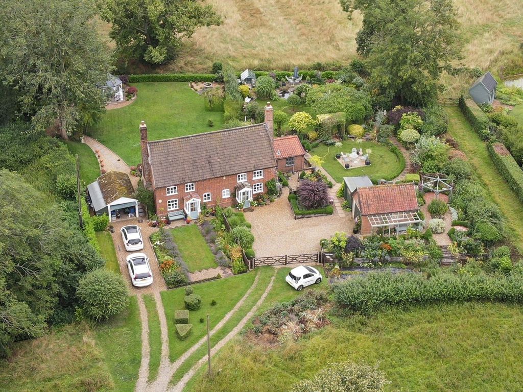 Property photo 2 of 38 Picture No. 46