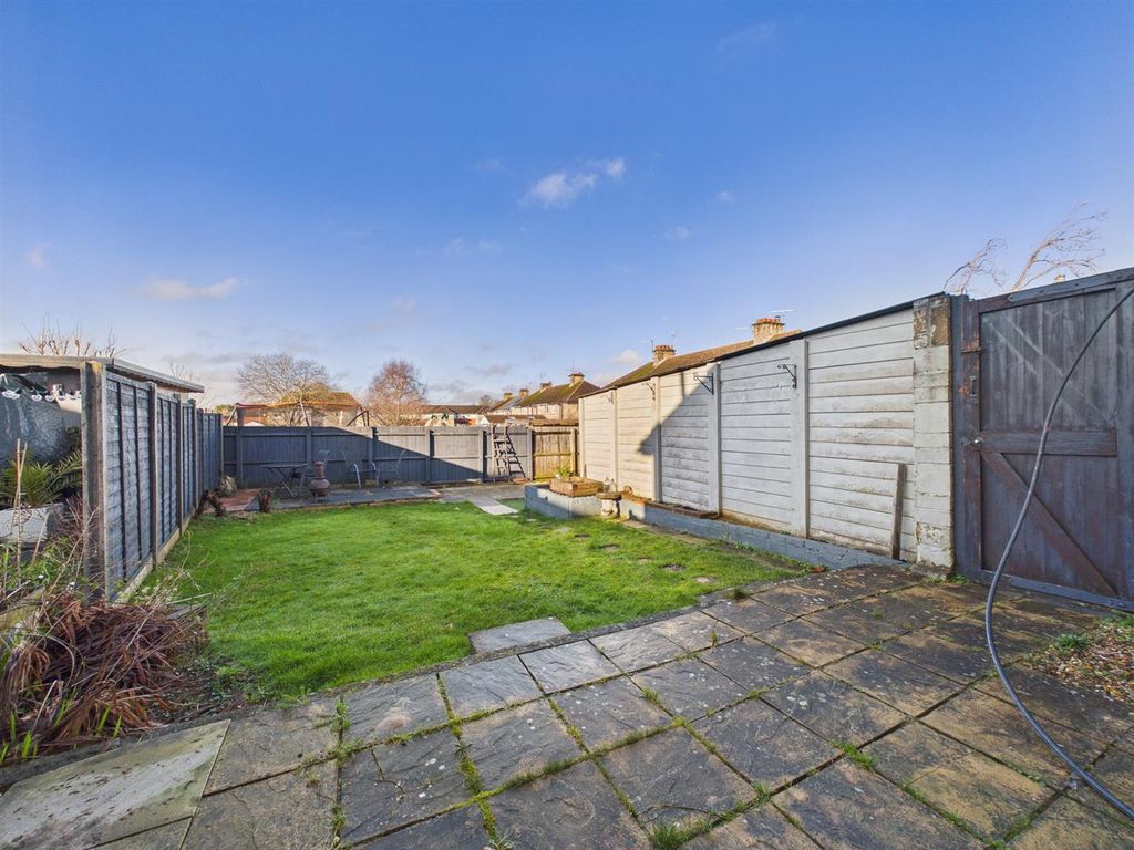 Property photo 2 of 10 Garden