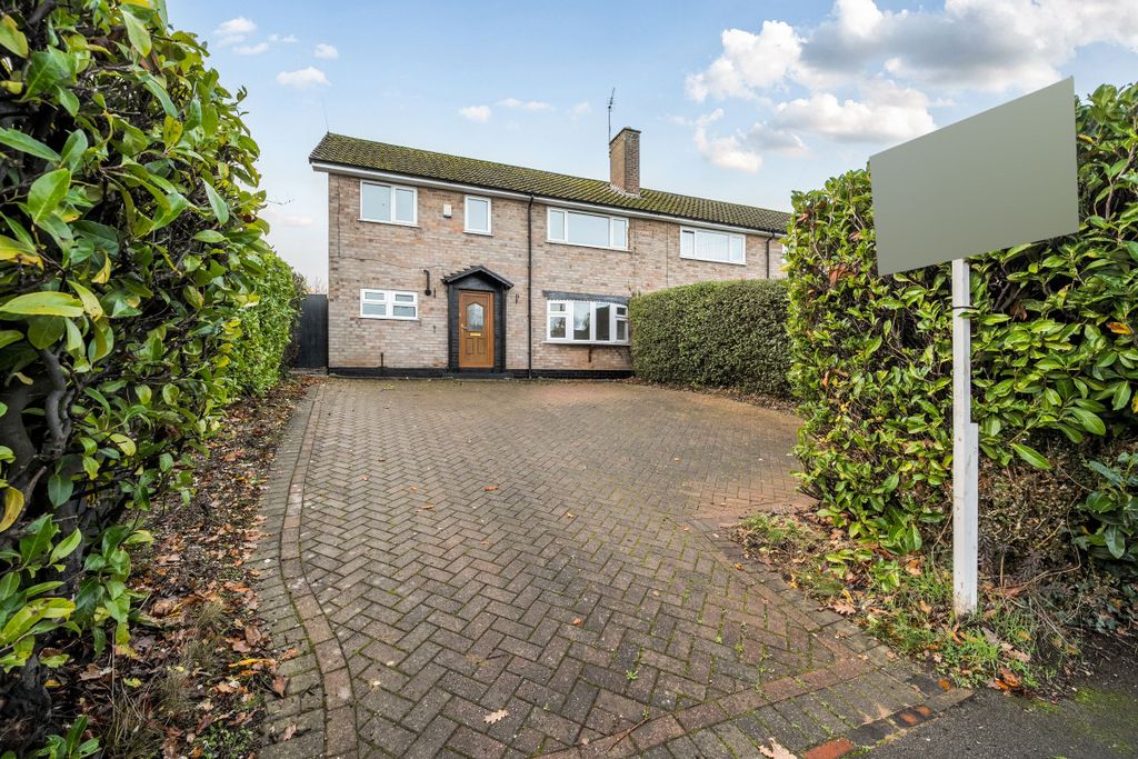 Property photo 2 of 20