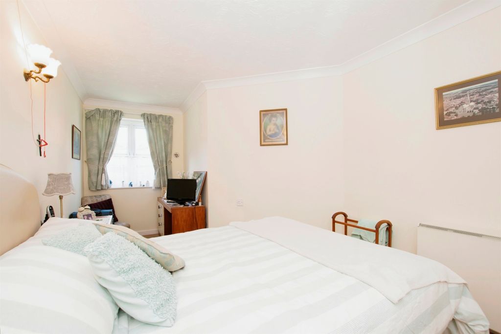 Property photo 3 of 16